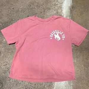 Vintage Threads Women’s Nashville Graphic Cropped Shirt